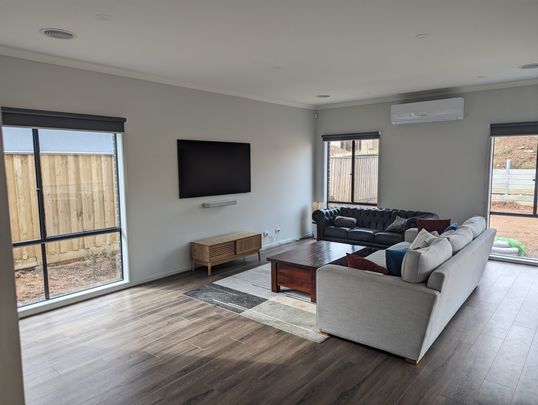 Maddingley - Photo 1