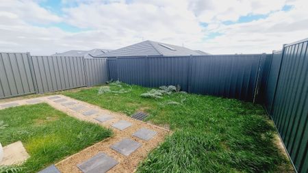 Family Home! - Photo 4