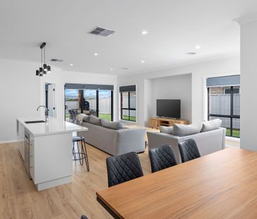 21 Dallas Avenue Gobbagombalin NSW - Photo 3