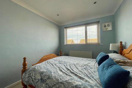 Daisy Hill Avenue - Photo 2