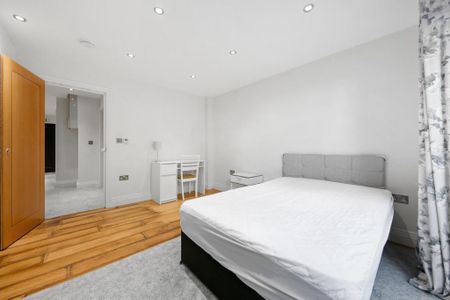 4 bedroom mews to rent - Photo 4
