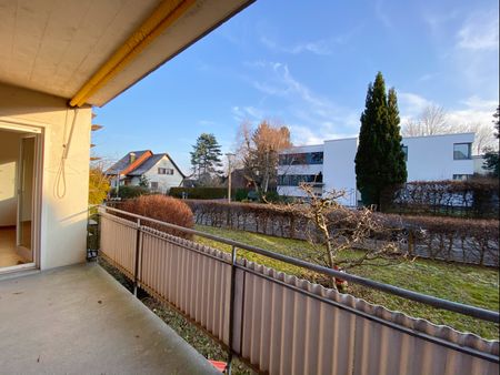 Grosszügige, frisch renovierte 4.5-Zimmer-Parterrewohnung mit Balkon - Photo 3