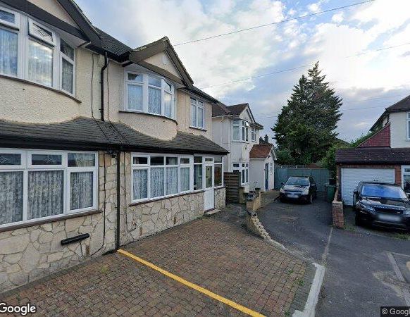 2 Bed Maisonette, Headley Avenue, SM6 - Photo 1