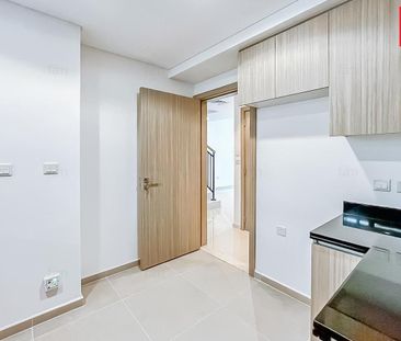 VASTU complaint Ready to move | Prime Location - Photo 2