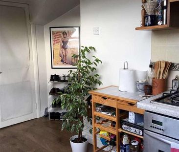 Hanger Lane Loft Flat, Ealing Broadway, Ealing, W5 - Photo 3