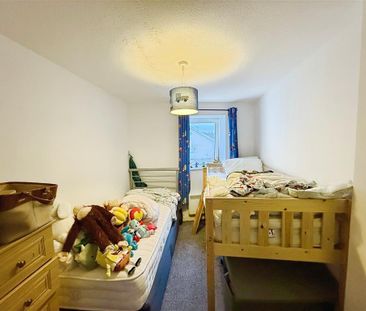 St. Teilo Street, Pontarddulais, SWANSEA - Photo 4