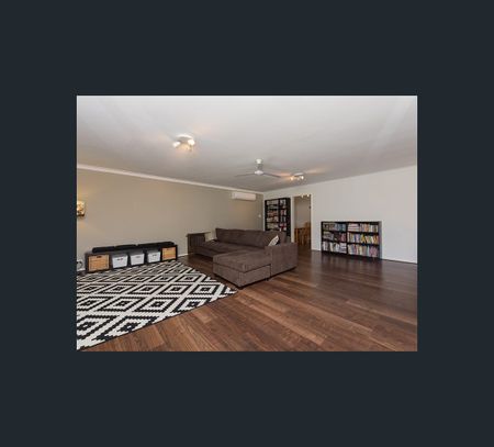 23 Waterford Drive, Hillarys, WA 6025 - Photo 4