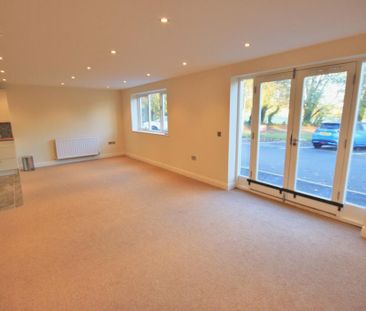 2 bedroom ground floor flat to rent - Photo 3