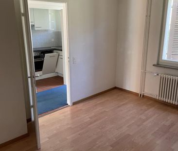 "Schöne Wohnung mit Gartensitzplatz + eigenem Eingang" - Photo 4
