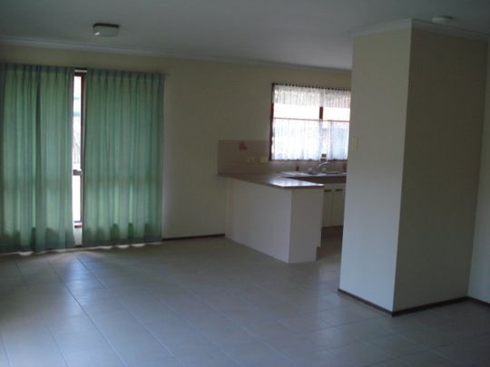 Neat and tidy - 3 Bedroom Stand Alone House in a Complex - Photo 1