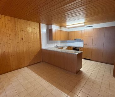 Spacious 5-room holiday apartment with balcony in Menznau - Photo 1