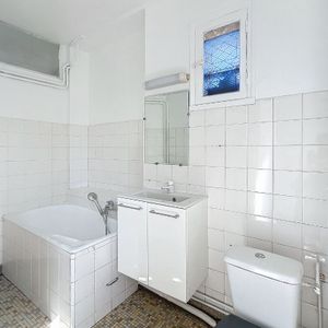 Appartement à louer - REIMS/ PROCHE AVENUE DE PARIS - Photo 2