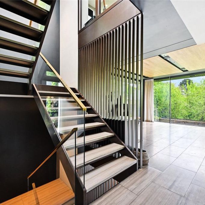 6 bedroom detached house to rent - Photo 1