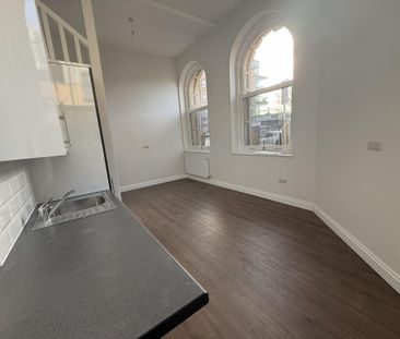 Studio to rent - Photo 3