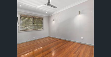 GREAT LOCATION… NEAT & TIDY HOMEWITH EXTRA ROOM FOR GAMES OR OFFICE ROOM - Photo 5