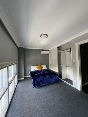 Petersham - Photo 4