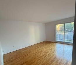 41/2 a Laval dispo Maintenant internet 1 stationnements, Thermopomp... - Photo 3