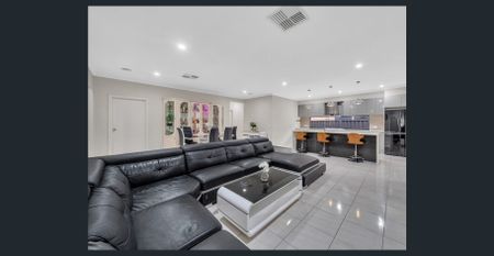 Walking Distance to Train — Modern 4-Bed Home in Tarneit - Photo 2