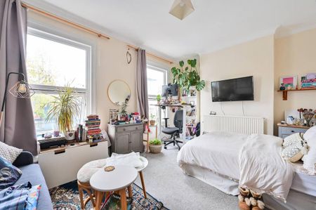 4 bedroom terraced house to rent - Photo 3