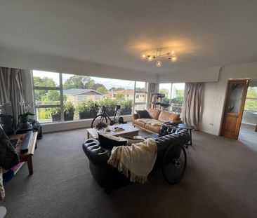 Four bedroom home in Frankleigh Park - Photo 1