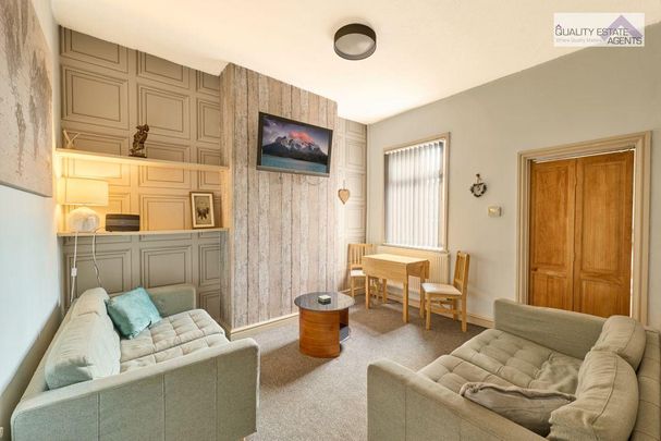 4 bedroom terraced house to rent - Photo 1