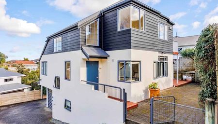 Spacious Family Living Near Beaches, Parks & T... - Photo 4