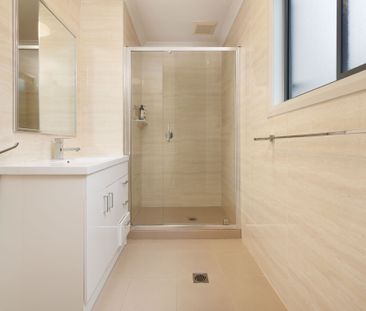 INNER CITY TOWNHOUSE - Photo 5