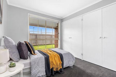 Chic Modern Living in Private Setting! - Photo 4