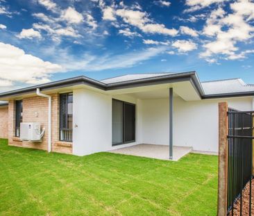 8 Moonstone Street, Pimpama QLD 4209 - House For Rent - $680 | Domain - Photo 4