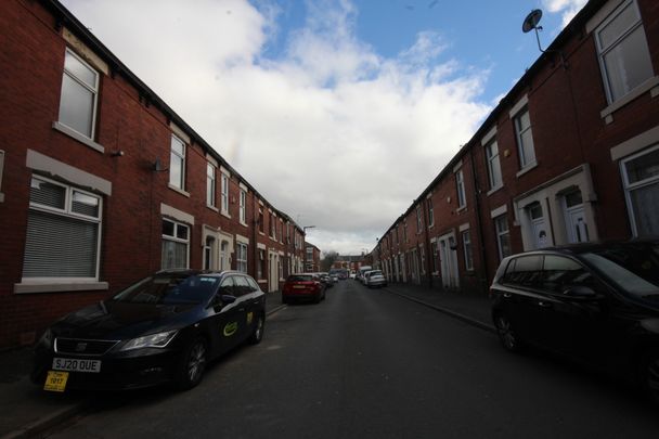 Bridge Road, Preston - Photo 1