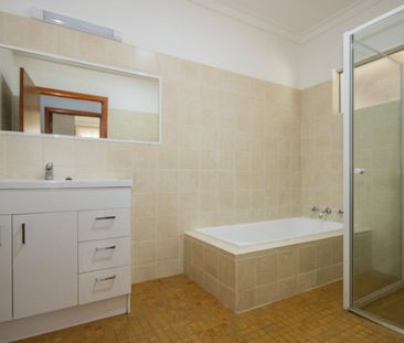 New to the market - Photo 6