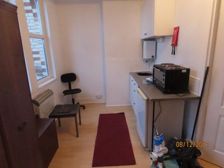 Studio to rent - Photo 3