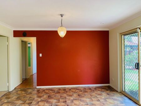 Spacious Family Living in Prime Runcorn Location - Photo 4