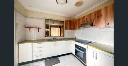 3 BEDROOM HOUSE - Photo 3