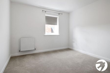 3 bedroom end of terrace house to rent - Photo 2
