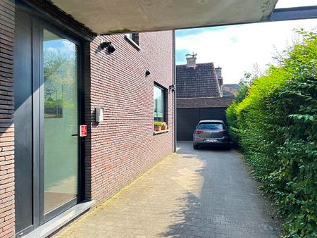 Ruim, strak en luxueus nieuwbouw appartement met 2 slaapkamers en garagebox gelegen in de omgeving van het Sint-Pietersstation. - Foto 5