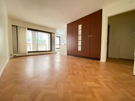 Location Appartement 1 pièce 33m² - Photo 2