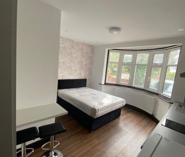 Studio to rent - Photo 1