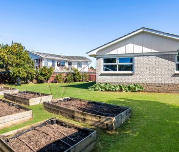 Spacious 3-Bedroom Home with Carport – Opaheke - Photo 4