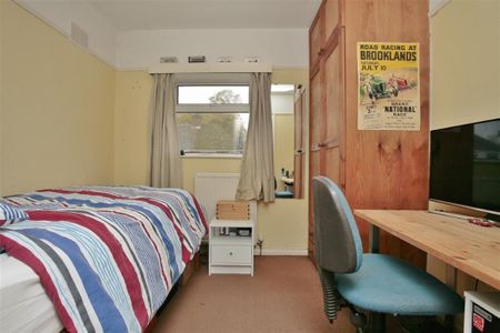 4 bedroom semi-detached house to rent - Photo 4