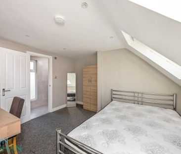 5 bedroom semi-detached house to rent - Photo 2