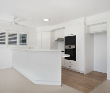 Beautifully Appointed Corner Apartment &vert; &dollar;900 Per Week - Photo 4