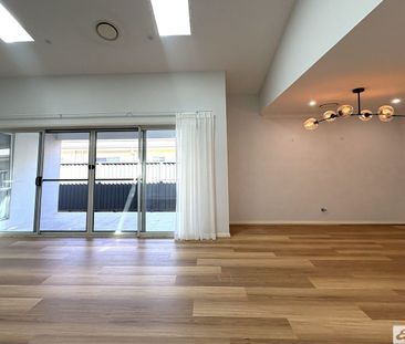 Spacious 4 Bedroom Home - Perfect For Families - Photo 3