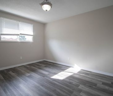 **CHARMING AND SPACIOUS** 3-Bedroom Upper Unit in Welland - Photo 4