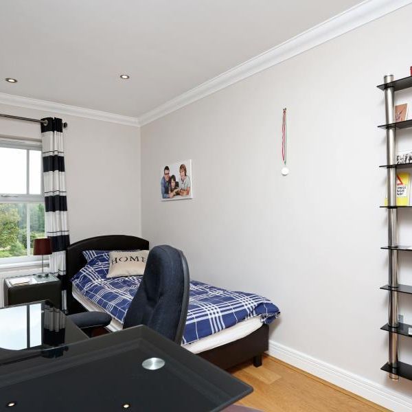 4 bedroom townhouse to rent - Photo 1