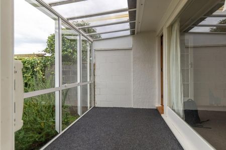 Comfortable Living in Windsor - Photo 2