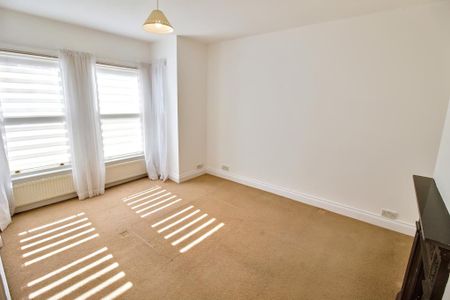 4 bedroom terraced house to rent - Photo 3