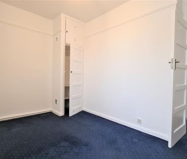 3 bedroom flat to rent - Photo 3