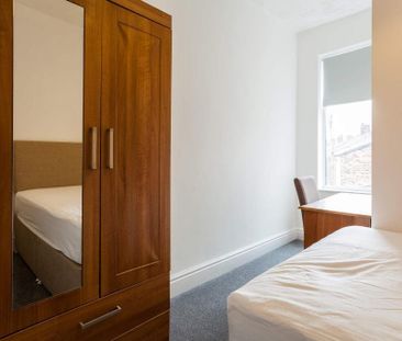 5 bedroom terraced house to rent - Photo 3