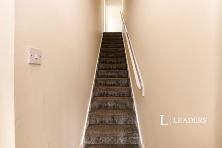 2 bedroom apartment to rent Piper Road, Kingston upon Thames, KT1 - Photo 5